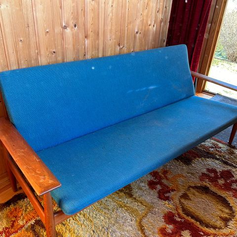 Design Hans Brattrud, Hove møbler. Fin retro sofa i teak. Vintage.