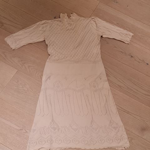 Offwhite strikket kjole,  str L( XL) , vintage