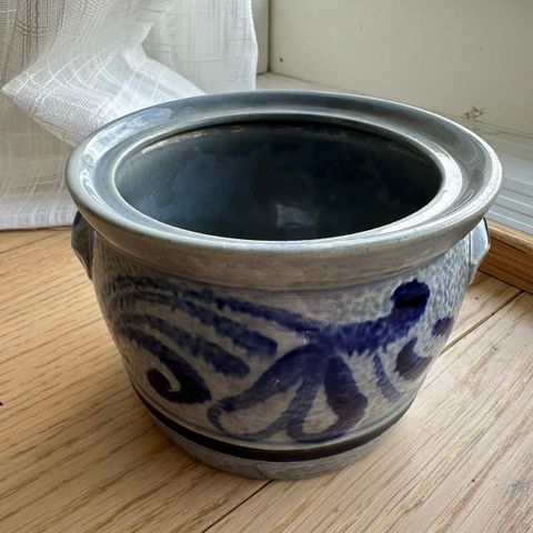 Liten grå krukke - glasert keramikk