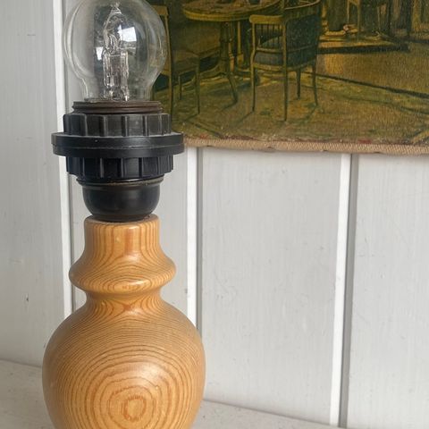 Bordlampe i furu , vintage