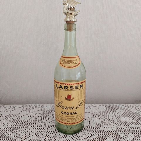 Stor Larsen cognac  flaske