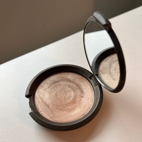 Becca Highlighter Opal