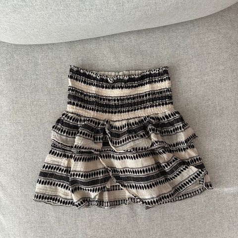 Neo noir carin stitch skirt