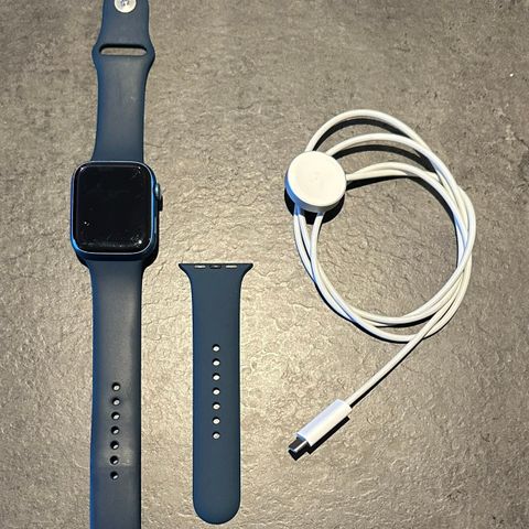 Apple Watch Series 7 45mm GPS