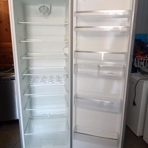 Stor kjøleskap tilsalg