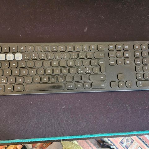 Brukt trådløse tastatur selges