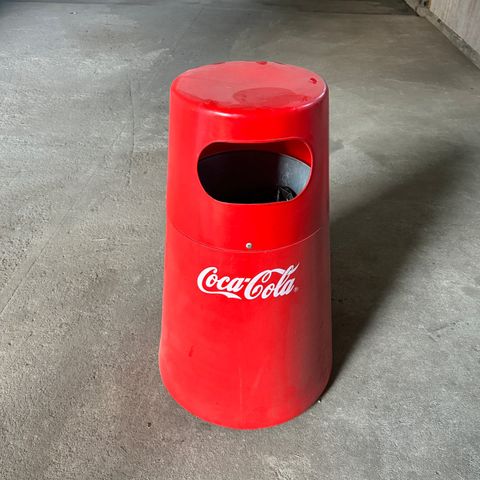 Coca Cola søppeldunk