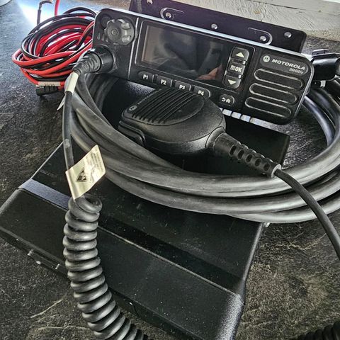 Motorola dm4601e UHF