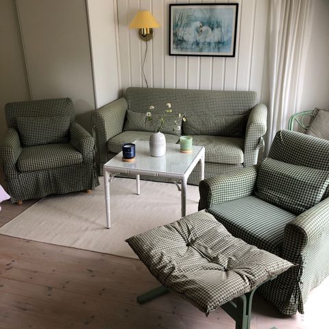 sofa og 2 stoler + fot krakk