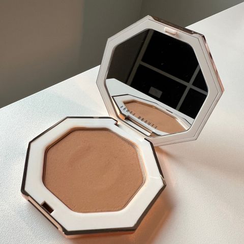 Fenty Beauty bronzer Shady Biz