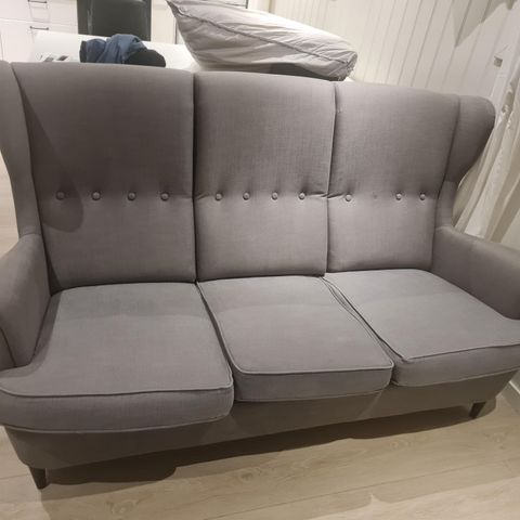 Grå sofa