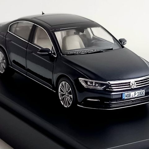 1:43 Herpa VW Passat B8