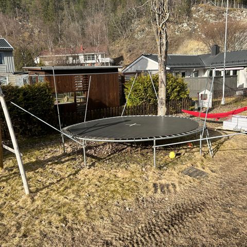 Fin trampoline