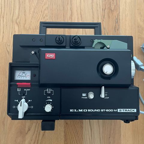 strøken Elmo ST-600 sound projector