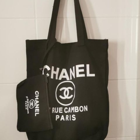 Chanel tote bag med pouch
