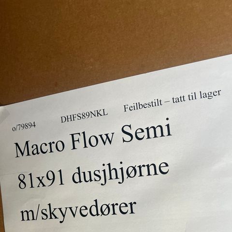 Macroflow dusjhjørne, kr 3000. kan leveres mellom Horten og oslo