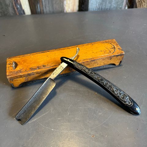 Vintage Krone straight razor