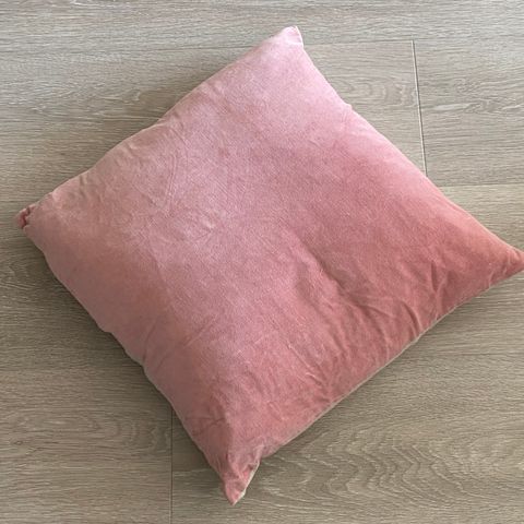 Rosa og beige pute 50x50