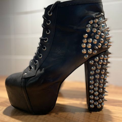 Jeffrey Cambell