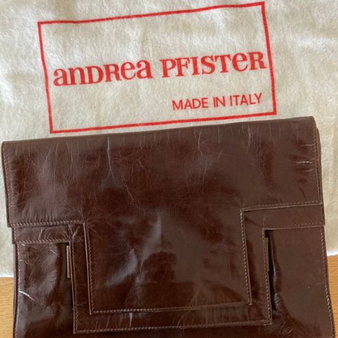 Andrea Pfister Vintage NY pris