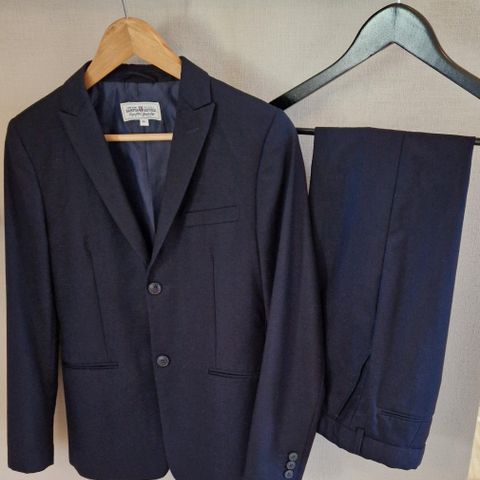 Komplett dress: jakke og bukse str 164, som ny