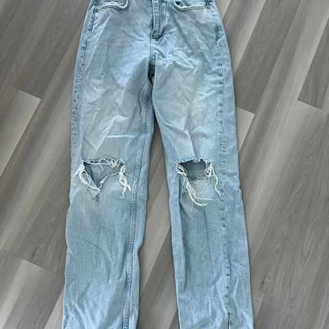 Tilnærmet ny Jeans fra Gina Tricot - Str: 34