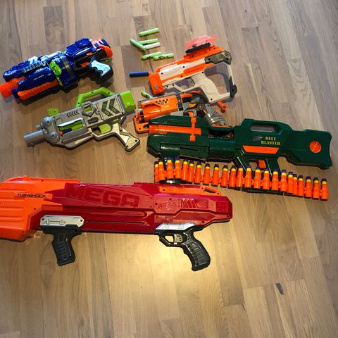 Pakke med nerf pistoler