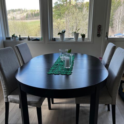 Spissegruppe med bord IKEA Bjursta