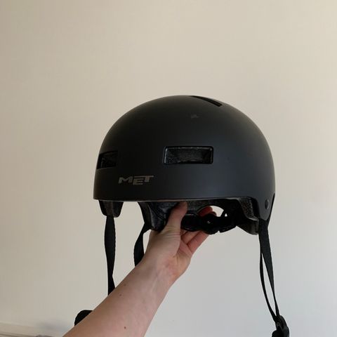 MET - ubrukt hjelm