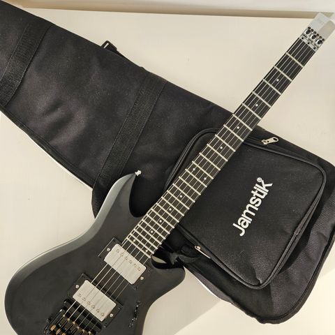 Lite brukt Jamstik Studio MIDI Guitar Black selges