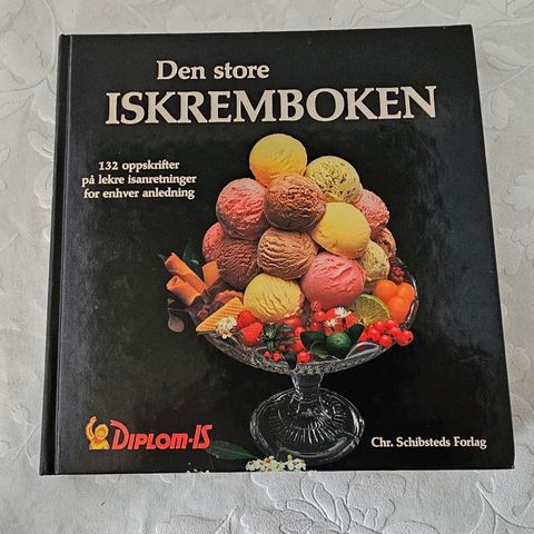 Den store ISKREMBOKEN fra DIPLOM-IS fra 1980 i pen stand