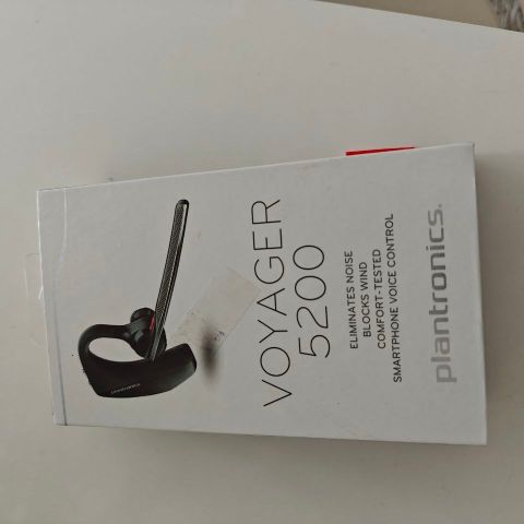 Voyager 5200 voice control smartphone