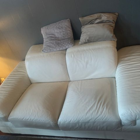 skinn sofa  hvit