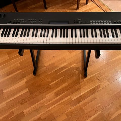 Yamaha CP4 Stagepiano + pedal + stativ
