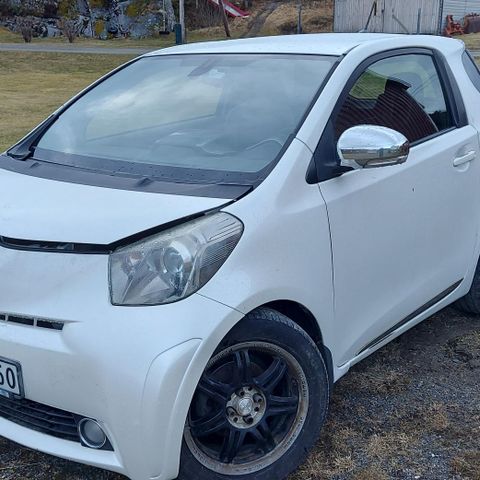 Toyota IQ Hugges!