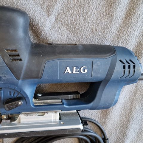 AEG ST 800 XE stikksag med boks