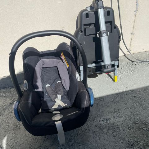 Maxi cosi cabrio fix bilsete