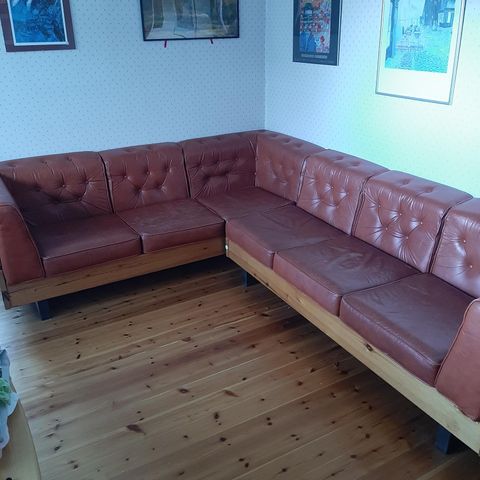 Retro rød skinn sofa