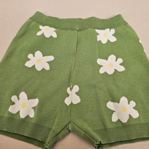 3 Daisy street shorts (L)