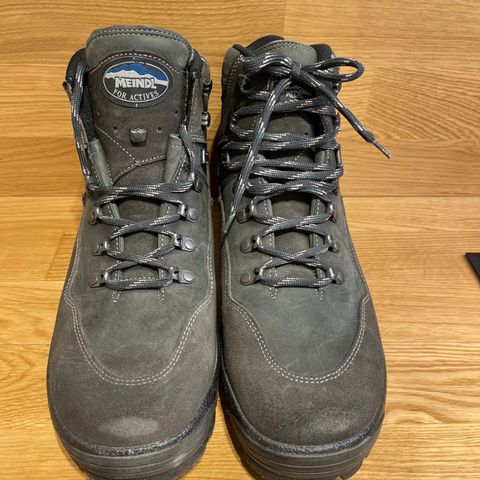 Kvalitets fjellstøvler sko fra skjente Meindl i lær og Gore-tex str 10,5 B