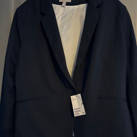 mørkeblå blazer