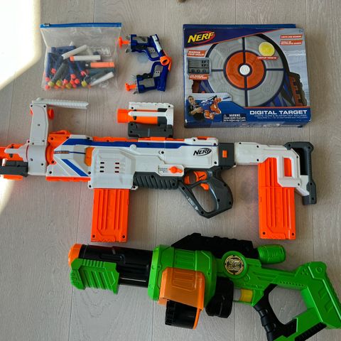 NERF pakke med - NERF Modulus Regulator+målskive+NERF mini pistoler + div