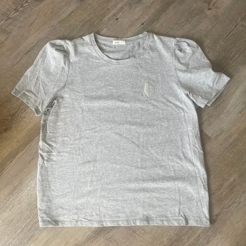 T-Shirt med puffarm - Levete Room