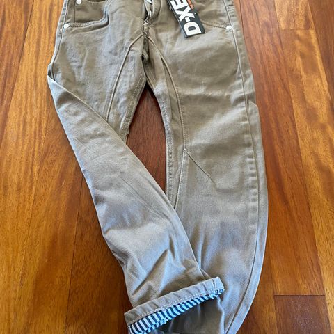 Ubrukt bukse fra DXEL i størrelse 8 år