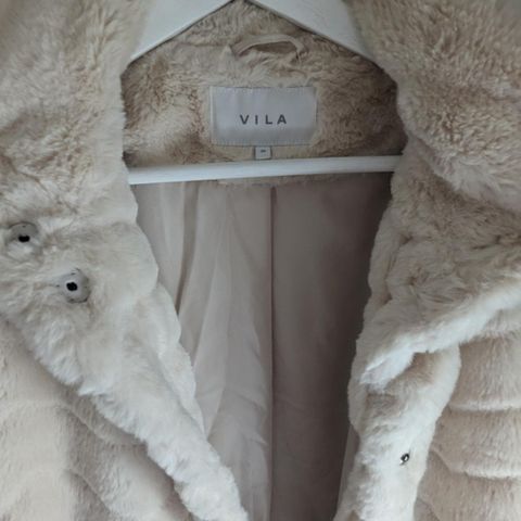 Vila plush jakke str 38