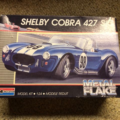 Påbegynt  Shelby AC Cobra 427 fra Monogram