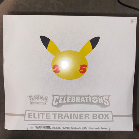 Pokemon kort ! Pokemon celebrations ETB