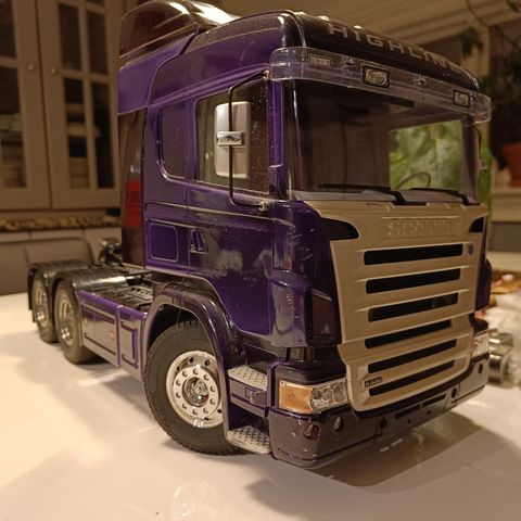 SCANIA RC LASTEBIL MED 1/1 lakk