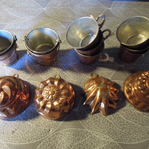 Kopper og puddingformer i kobber.