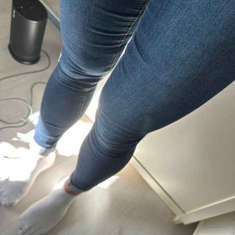 Jeans fra BikBok